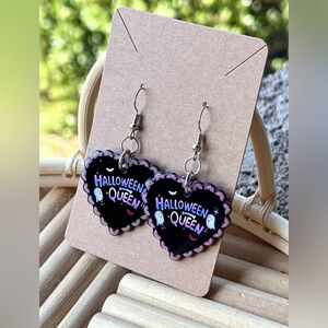 Halloween Queen - dark cottage core - heart shaped earrings